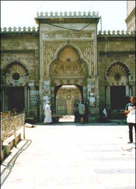 Aleppo_GreatMosque2.jpg - Great Mosque, Aleppo, Syria