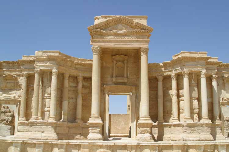 Palmyra_Theatre.jpg - Syria, Palmyra, Amphytheatre